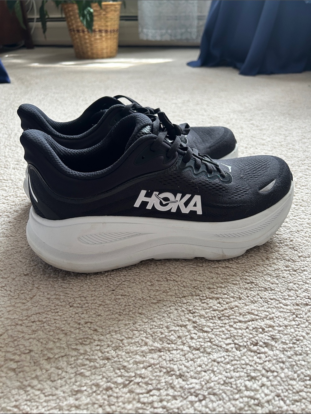Hoka Women's 10.5 2E Wide Fit Black and White Bondi-style Running Shoes